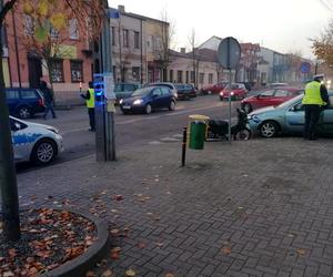 Poważny wypadek w Piotrkowie Kujawskim. Motorowerzysta potrącony przez kierowcę