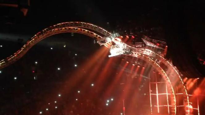 Najlepsze koncertowe show z perkusją w roli głównej: buchające płomienie, latające perkusje i inne sztuczki! [VIDEO]
