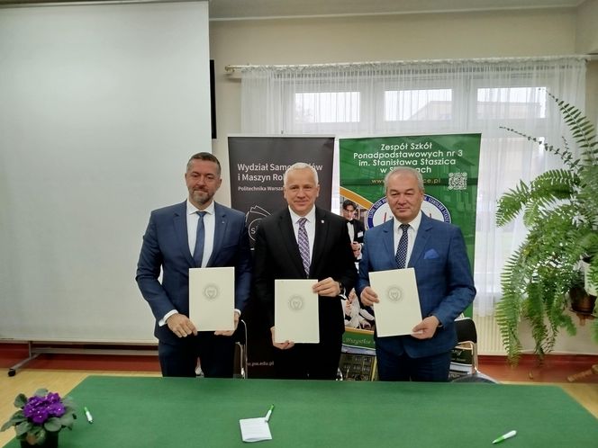 Skorzysta miasto, uczniowie i nauczyciele. Siedlecka „Samochodówka” podpisała umowę patronacką z Politechniką Warszawską