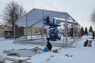 Strażacy muszą przeprowadzić się do namiotu