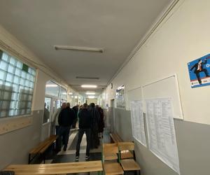 Wybory 2023. W lokalach wyborczych pojawiło się wielu łodzian