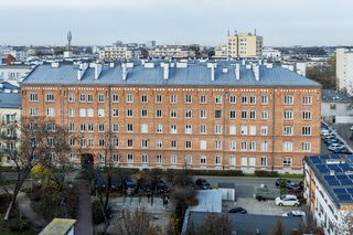 To najstarsze osiedle w Warszawie. Aby żyć jak w bajce panowały tu dziwne zasady