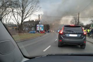 Katowice: Wybuch w warsztacie samochodowym. Trwa akcja strażaków