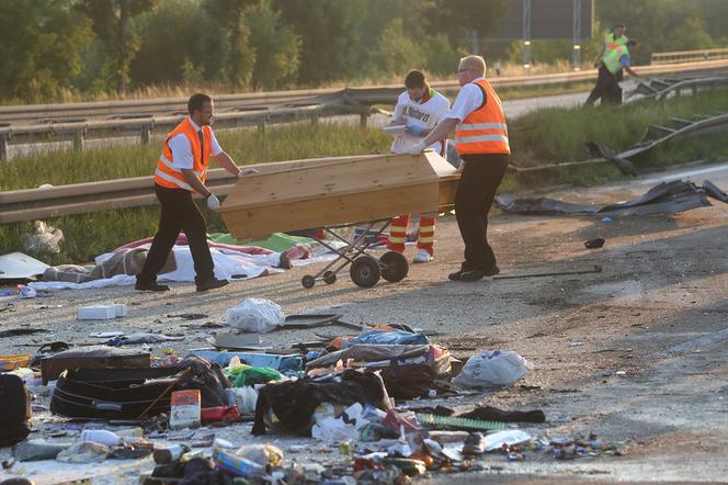 Wypadek polskiego autokaru w Niemczech obok Drezna. NIE ŻYJE 9 osób, około 40 rannych