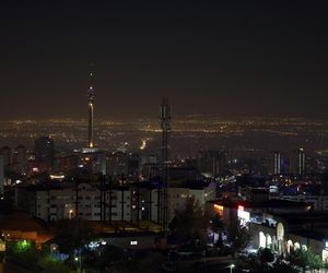 Atak odwetowy Izraela na Iran. Trzy precyzyjne serie