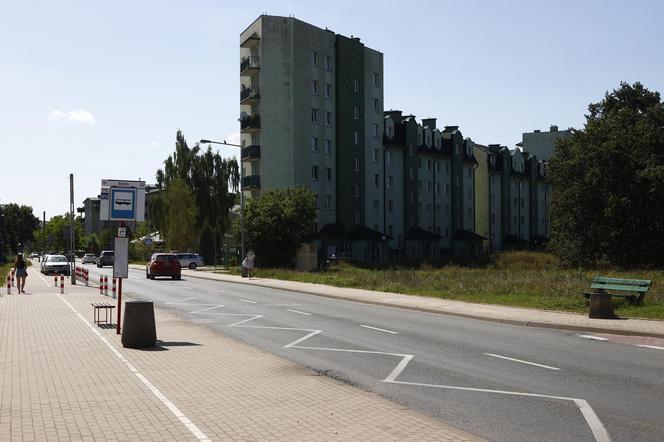 Najwęższy blok w Warszawie stoi na Białołęce. Wygląda jak naleśnik