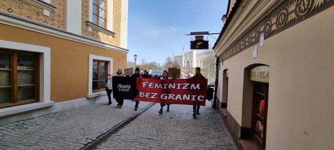 Ulicami Lublina przeszła po raz 6 Manifa. Tym razem - w geście solidarności z Ukrainą