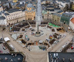 Plac Wolności na finiszu