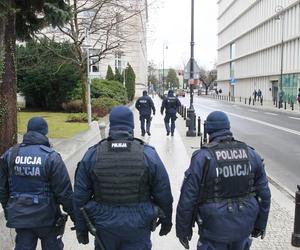 Sejm obstawiony jak twierdza! Tak szykowali się na przyjście Kamińskiego i Wąsika 