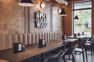 Kolorystyka szaszłykarni w Zielonej Góze nawiązuje do temperatury żarzących się węgli