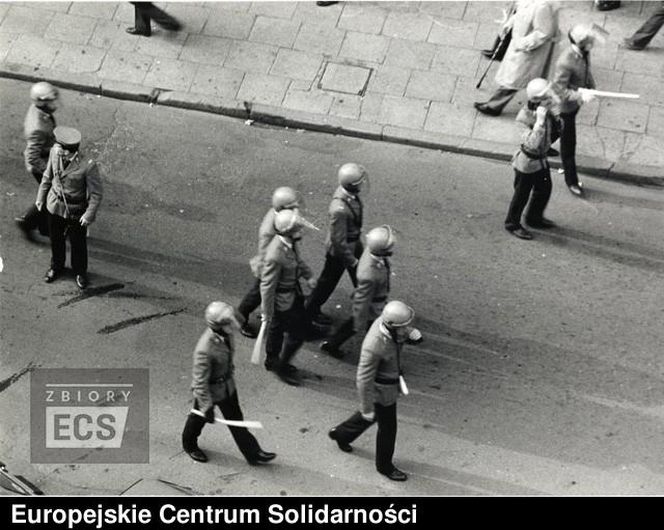 QUIZ PRL. Polska w latach 80. Solidarność, muzyka i życie codzienne. 15/15 tylko dla mistrzów! 
