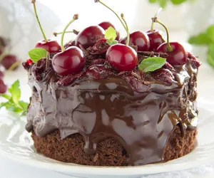 Czekoladowe ciasto z czereśniami i amaretto. Tak pyszne, że na jednej porcji się nie skończy