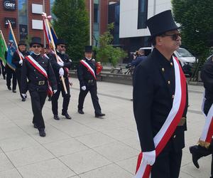 Tyle szczęścia na raz tylko w Bydgoszczy. Przez miasto maszerowało 150 kominiarzy, w tym trzech z Włoch