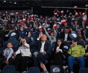 Premier Donald Tusk wśród gości zgromadzonych w Centrum Nauki Kopernik w Warszawie oglądał start misji Axiom-4 z polskim astronautą Sławoszem Uznańskim-Wiśniewskim