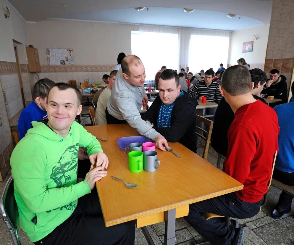 Sosnowiec: Dzieci ze szkoły specjalnej bez jedzenia. Zawalili urzędnicy
