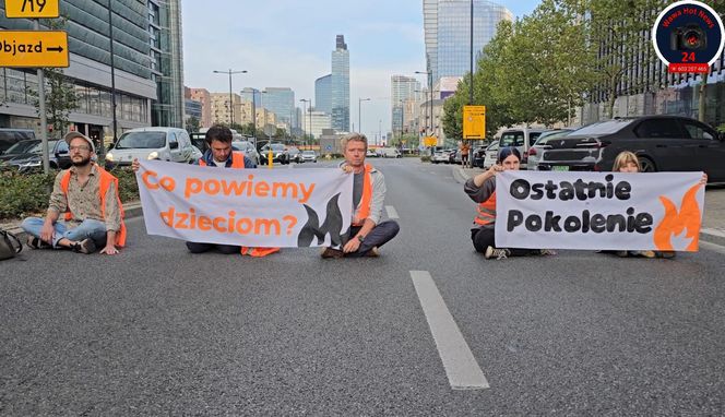 Ostatnie Pokolenie sparaliżowało centrum Warszawy