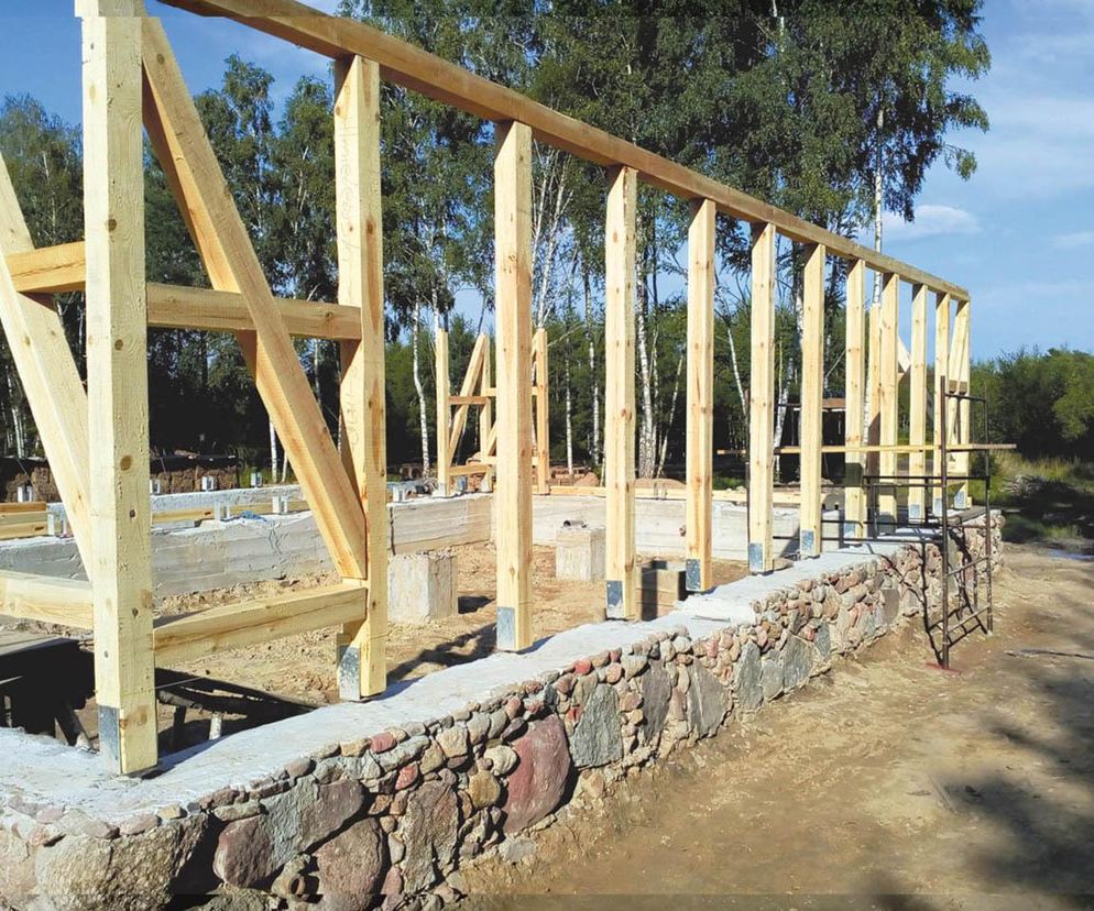 fundament z kamienia