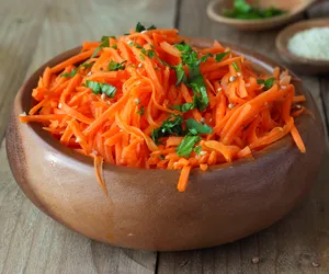 Ukraińska marchewka po koraeańsku. Tania, łatwa w przygotowaniu i egzotyczna w smaku
