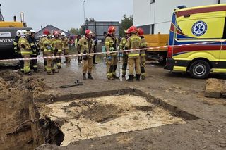 35-latek zginął przysypany ziemią! Śmiertelny wypadek w czasie prac budowlanych w Bełchatowie