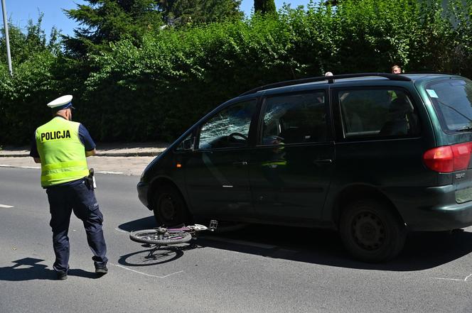 Rowerzysta potrącony przez samochód. Utrudnienia na ul. Chopina w Szczecinie