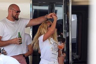 To ona wspiera Tysona Fury'ego. Oto jego żona, Paris Fury