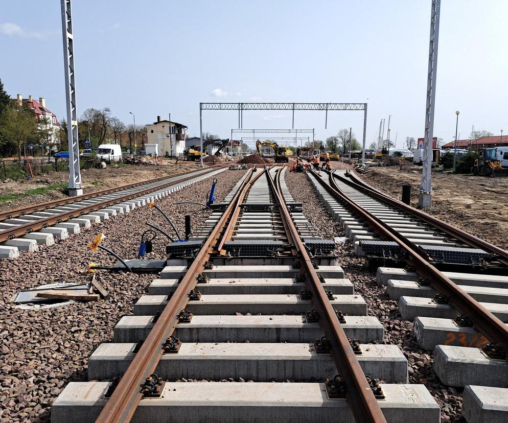 Podróż koleją z Ełku do Olsztyna będzie krótsza. Pociągi pojadą z prędkością nawet 160 km/h!