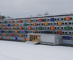 Architektura PRL w Krakowie - zobacz najpiękniejsze bloki, hotele, kino i inne budynki, które warto odwiedzić