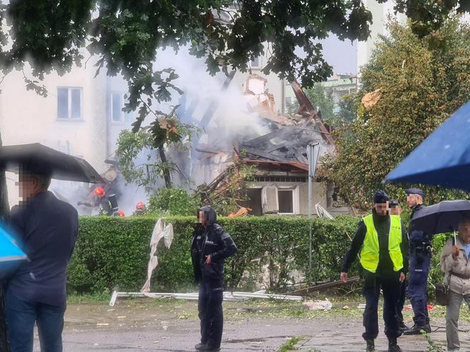 Toruń: Potężna eksplozja na ul. Wybickiego [ZDJĘCIA]