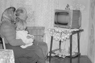 QUIZ PRL. Dokończ słowa hitów z seriali PRL