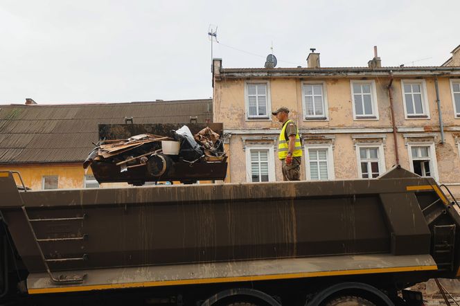 Głuchołazy. Zniszczenia po powodzi 