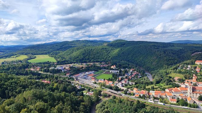 Obryw Skalny w Bardzie. Tutaj widoki zapierają dech w piersiach 