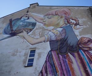 Mural Dziewczynka z konewką
