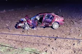 Sikorzyce. Uderzył w słup i wypadł z jezdni. Honda wylądowała w szczerym polu