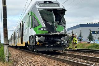 Wjechał tirem pod pociąg. Z ciężarowki zostały strzępy. Kierowca nie miał szans