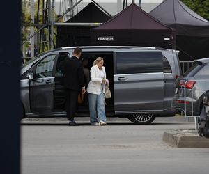 Karol Nawrocki przyjechał do TVP. Symboliczny gest i mocne wsparcie z zaplecza