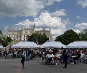 Tłumy na placu Zamkowym w Lublinie