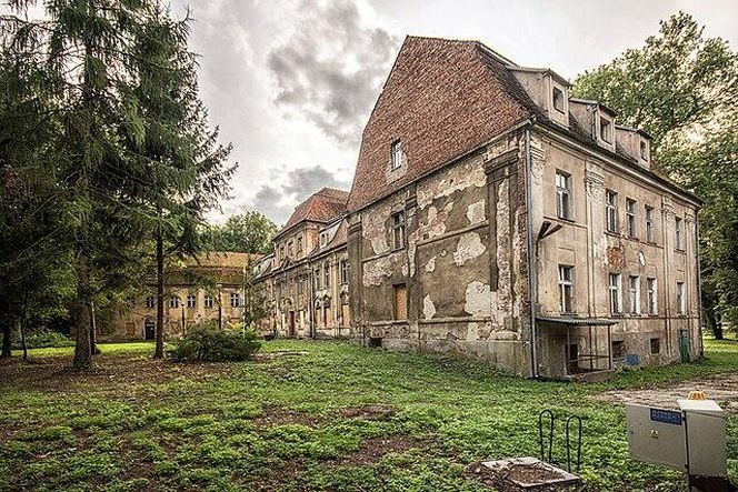 1. Opuszczony Pałac w Sławie Wielkopolskiej