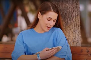 Bahar porzuca swoją siostrę w potrzebie i omotuje Kuzeya.