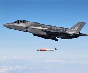 F-35 podczas zrzutu bomby B61-12