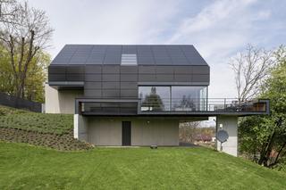 Dom solarny produkujący energię