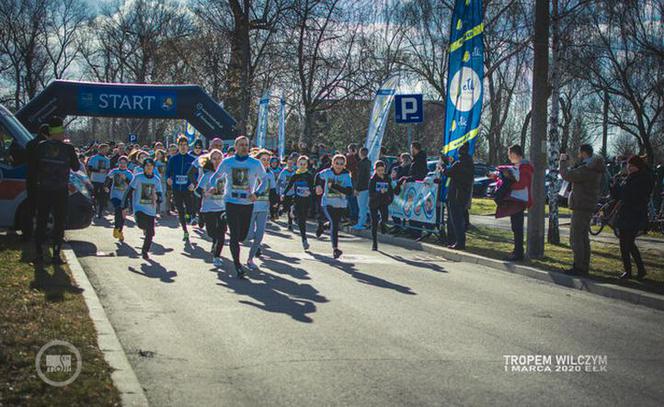 Ełk: Tropem Wilczym 2020. Kilkaset osób pobiegło dla uczczenia pamięci Żołnierzy Wyklętych