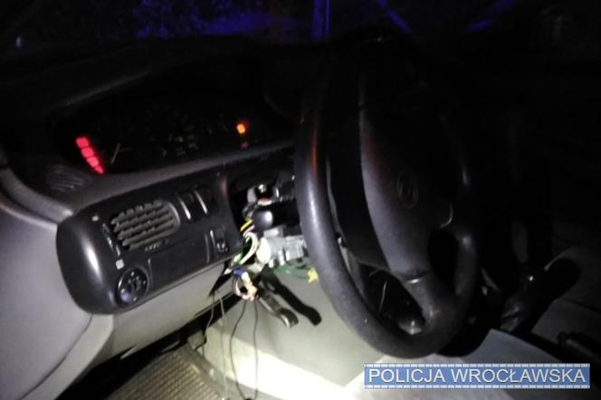 Mazda odzyskana przez policjantów w ciągu godziny od kradzieży 