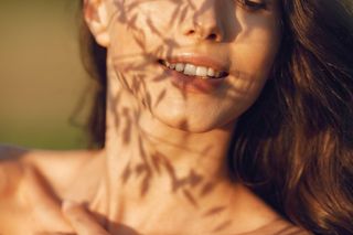 Jak zregenerować skórę po słońcu? Dzięki tym zabiegom szybko odzyska równowagę 