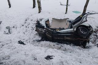 Potworny wypadek pod Grójcem. Huknęła hyundaiem w dostawczego forda