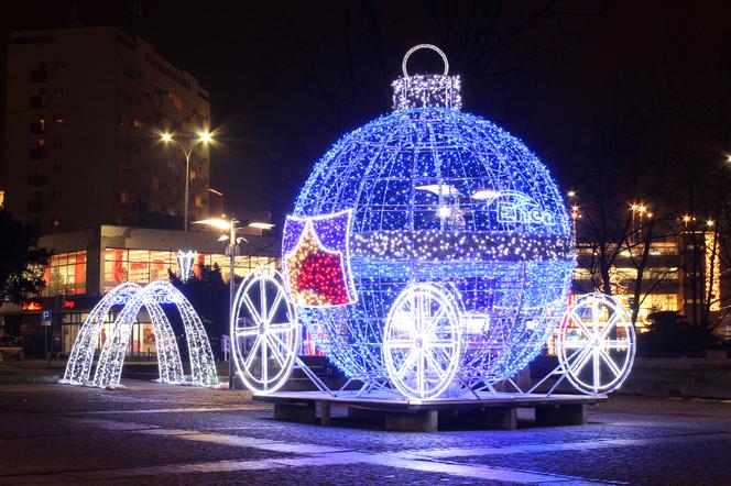 Iluminacja świąteczna na pl. Lotników