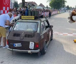 Wystartował słynny Rajd Koguta! Na trasie kilka tysięcy zabytkowych aut 