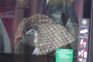 Plama krwi, torebka i rozbite okulary. Rozpacz kierowcy autobusu po koszmarnym wypadku na Mokotowie. Nowe informacje