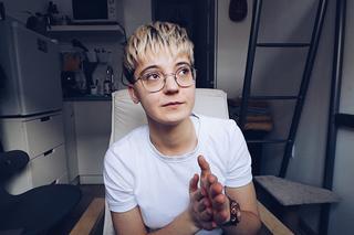 Poznań: 9-metrowa kawalerka kosztuje ją 1000 zł! Jak tam żyć? Lodówki używam jako stolika