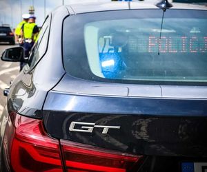 Motocyklista uderzył w bariery. Tragiczny wypadek na ekspresówce