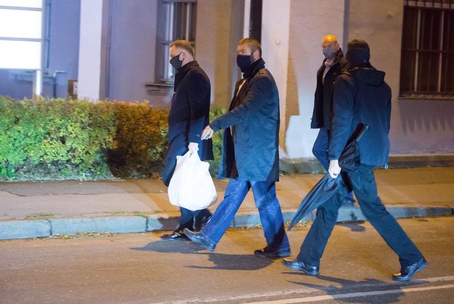 Tajna wizyta na cmentarzu. Andrzej Duda 